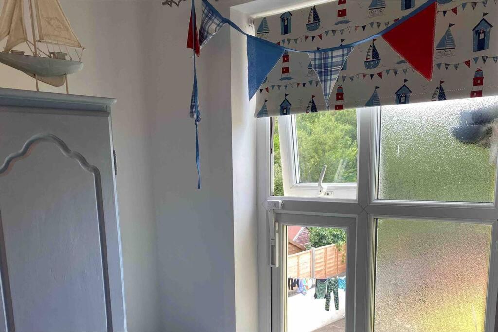 Lilly'S Cottage, Filey, Sleeps 8 ภายนอก รูปภาพ
