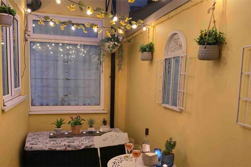 Lilly'S Cottage, Filey, Sleeps 8 ภายนอก รูปภาพ