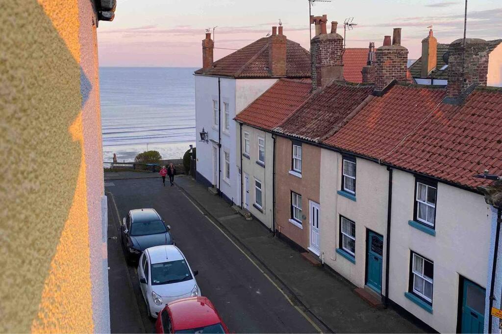 Lilly'S Cottage, Filey, Sleeps 8 ภายนอก รูปภาพ