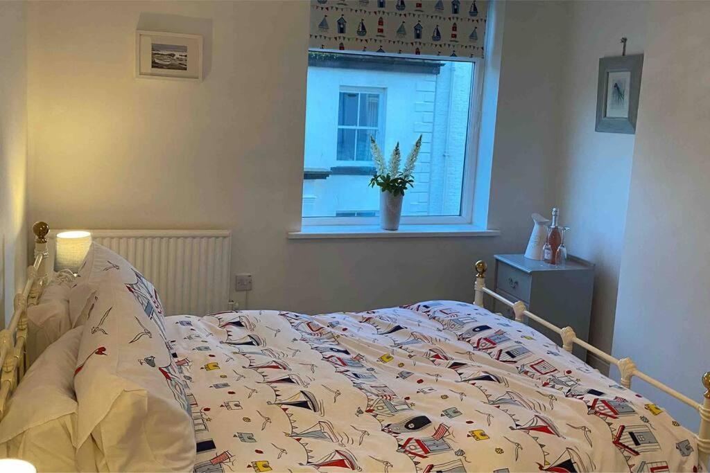 Lilly'S Cottage, Filey, Sleeps 8 ภายนอก รูปภาพ